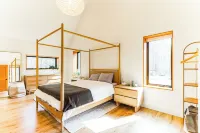 Den Outdoors Cabin With STUNNING Adirondack Views - EV charging available
