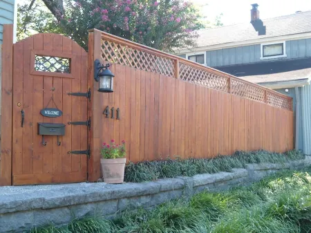 1882 Carriage House In The Heart Of The City!