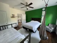 Coastal family sized! Central to attractions!  Long term ask for rate. Workspace