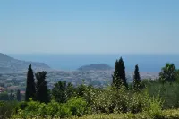 Superb villa sun swimming pool, quiet garden and sea view on the heights of Nice