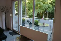 Comf. mod. Apartment -Anker-(120m2) in the middle of Steinhude, wallbox, parking lot, WLAN,