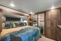 Luxurious Creekside Camper/RV in Gatlinburg, TN w/bunk room & fire pit.