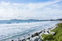 Relaxing Home – ocean views w/hot tub, & short walk to beach!