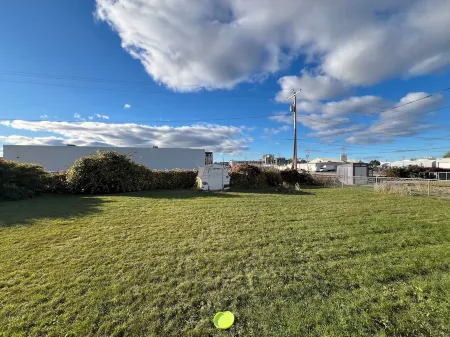 Lambeau Lookout on Elmview - Less than a mile from Lambeau - Pet Friendly!