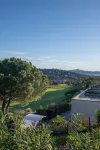 Charming, contemporary and comfortable villa with swimming pool. Hotels in Sainte-Maxime