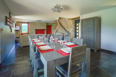 5-star villa with heated pool and panoramic view Gîte Exception Aveyron