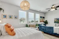 Cozy Secluded Studio With Full-Kitchen, Washer And Dryer - The Works!