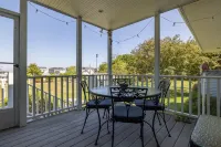 Spacious Beach Villa - Ocean Views - 3 Minute Walk to Shore - Available All Year