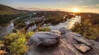 Walk to Harpers Ferry! Dog-Friendly. Beautiful Views.