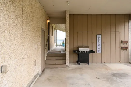 Fantastic Bellingham Bay View Condo just steps to Fairhaven Village & Boardwalk!