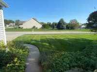 Minutes to ND-Sleeps 10+, Family+Pet-Friendly, Early Check-In, Big Yard & Clean! Hotels in Harris Township