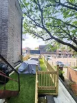 Spacious & historic residence in downtown, a 15-min walk to most venues & events