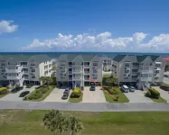 Ocean Views, Steps to the Pool & Beach Access - Perfect Family Getaway! Các khách sạn ở Ocean Isle Beach