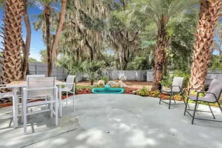 A Lovely Coastal Cottage in the seaside town of Darien Georgia