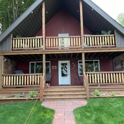 Pool Table! Pet Friendly! Lakeside!-Unique Getaway!