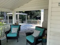 The Rose on Lakeside Mount Dora-Umatilla4 Bedrooms 2 1/2 bathrooms Sleeps 10