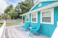 NEW-The Beach Haus- Luxe Cottage, professionally designed w/ WiFi, linens incl.