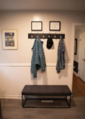 Bluebird // Charming 2-Bedroom, 1 Bathroom House, 5 Blocks to Mayo Clinic