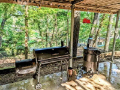Catchin' 247 - Lakefront hideaway, outdoor spa, bar, firepit!