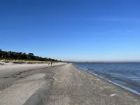 Dream thatched house with water view - 3 bedrooms - 10 min. walk to the beach Hotels in Dranske