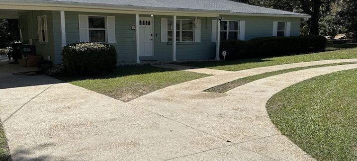 The Fuller House! Charming! Convenient! A straight drive to downtown!! Hotels in Leon County
