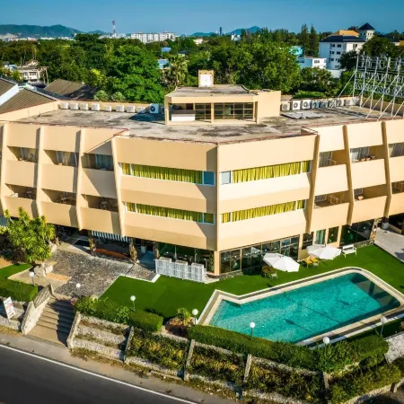 Bangsaen Villa Hotel