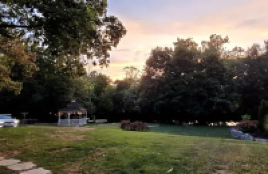 New Waterfront Creekside Cottage w/ Private Pool, Firepit, Paddle Boat, Fishing