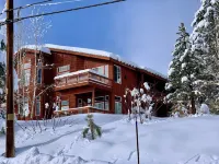 Family Friendly, Gorgeous Views and steps to Tahoe Donner Ski Hill