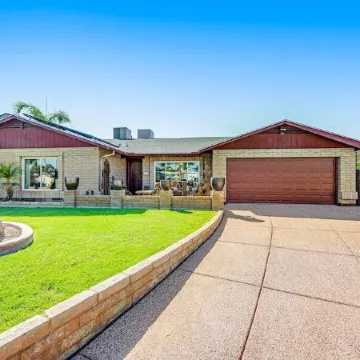 Backyard Oasis Ideal for Spring/Summer! Pool, Misters, Bluetooth Speakers + More