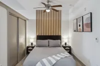 Modern Uptown Gem. Free Parking. Hotels in Uptown Dallas