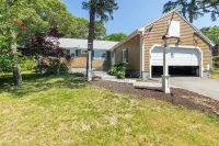 Newly Renovated Guest House  Near the Beach!