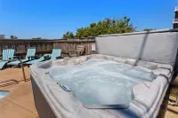 Famous Landshark 6BR,Elevator, Oceanfront, Pool, Theater