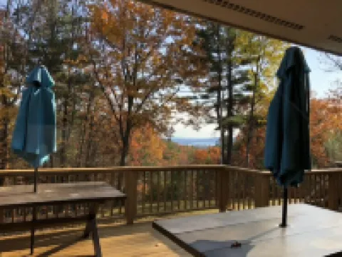 希科里山山頂度假屋（迷人、家庭友好、安靜、非常私密、湖景） 博爾頓住宿飯店