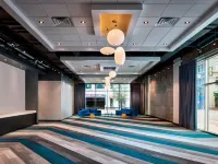Aloft Fort Worth Downtown Hotels near Sid Richardson Museum