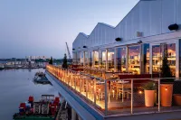 Renaissance Bordeaux Hotel Hotel berhampiran Jacques Chaban-Delmas Bridge