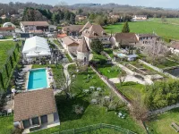 Les Villas du Domaine de Suzel Hotels in Saint-Clair-de-la-Tour
