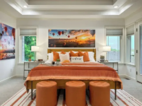 FULLY LOADED - hot tub - pool table - arcade games - 10 min from Downtown WW