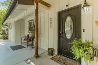 Midterm / Pet Friendly / Back Yard / Close to Square / Free Parking / WiFi / BBQ Hotel a Granbury