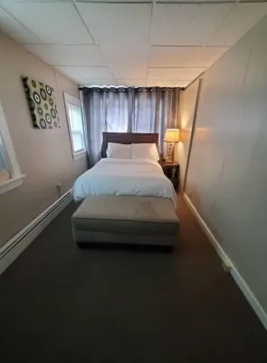 Cozy 2 bedroom, downtown, free parking, FIOS
