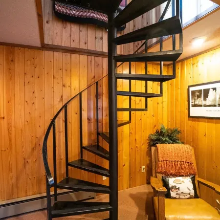 Cozy and Quiet Apt Style Cabin on the Yellowstone River