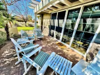 Spacious Arcadia Bright and Cheery House