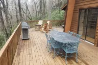 Treetops Lodge - Private Mountain Home in Mt. Mitchell Golf Community