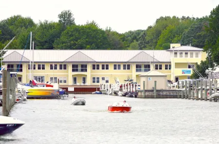 Staterooms 2R, Waterside View, heated pool, near Holland State Park Beach