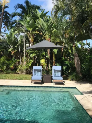 Charming Floridian Home with pool located close to Lauderdale by the Sea. Hotel berhampiran Fort Lauderdale Executive Airport