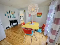 Awesome location! 1 block from downtown and 1 block from waterfront! - พร้อมWifi