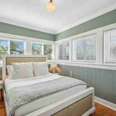 Bellissimo By the Sea, 2 Bedroom, Walk Everywhere Rooms