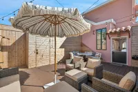 Luxury 3 bed 3 bath with Ocean Views+ Steps to the Beach