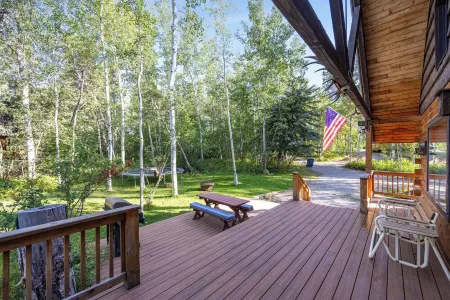 Large Rustic Cozy Cabin