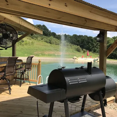 Cabin and Private Basketball Gym, Hocking Hills