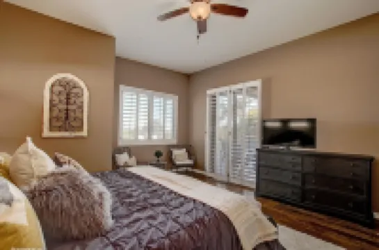 Beautiful Golf Course with Pool &  Mountain views!